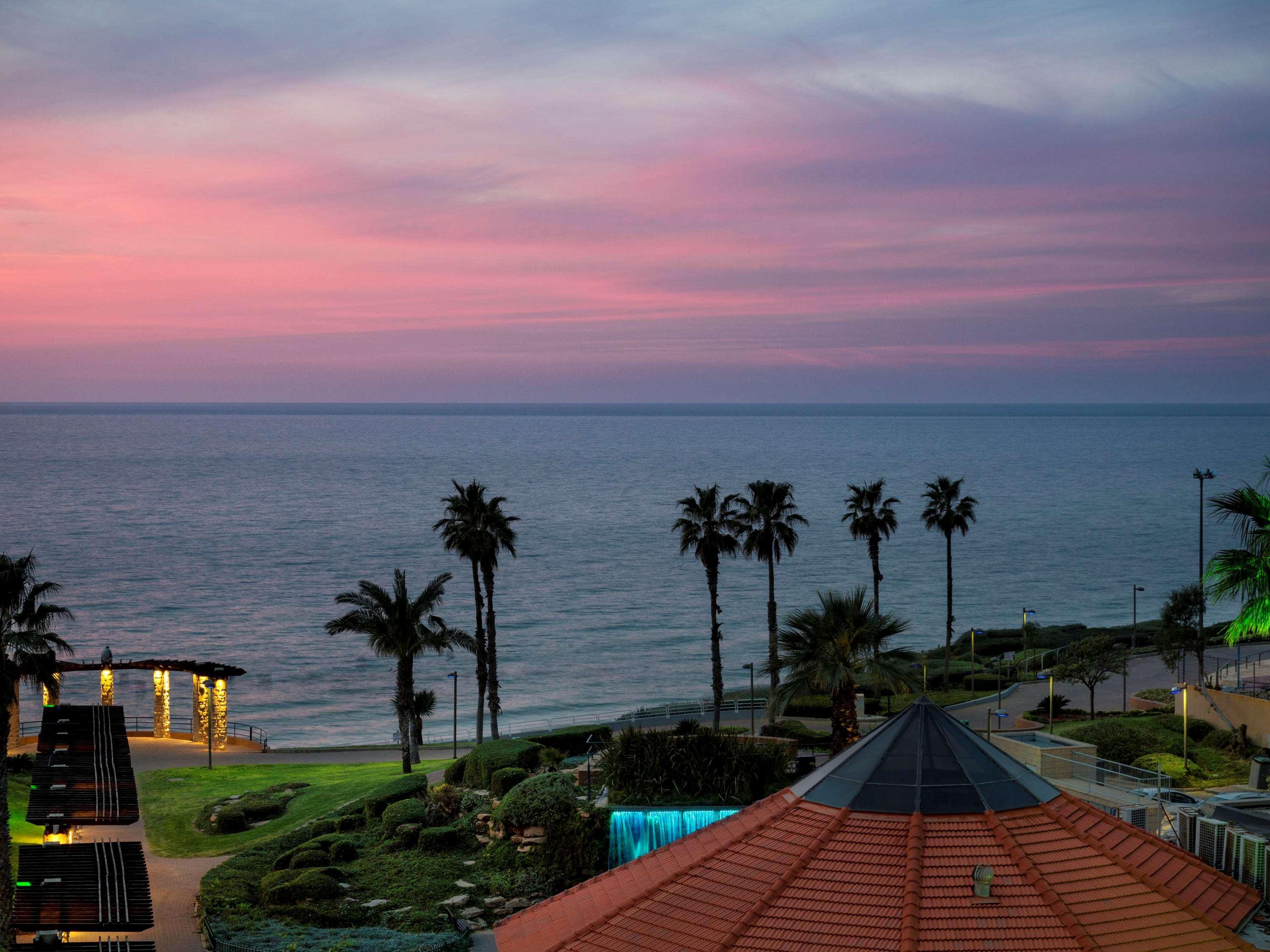 David Tower Hotel Netanya By Prima Hotels - 16 Years Plus ภายนอก รูปภาพ Sunset at the beach