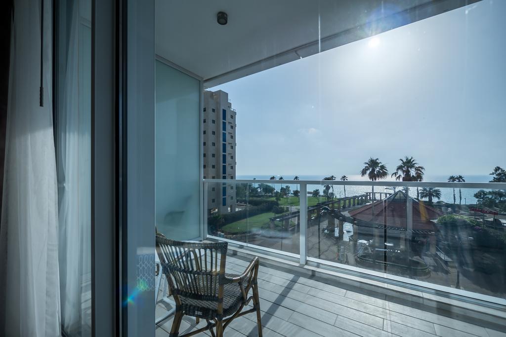 David Tower Hotel Netanya By Prima Hotels - 16 Years Plus ภายนอก รูปภาพ